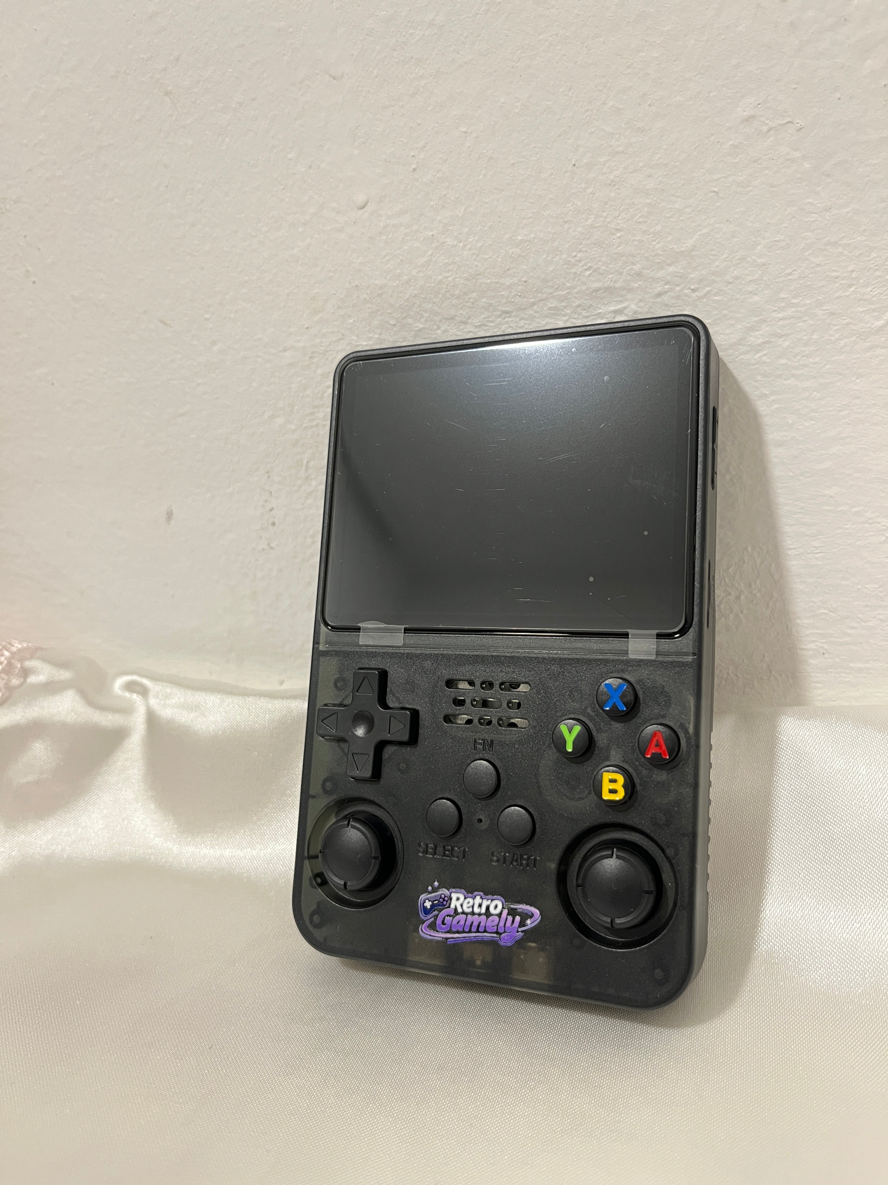 R36S Handheld Game Console – Retro Gaming Console