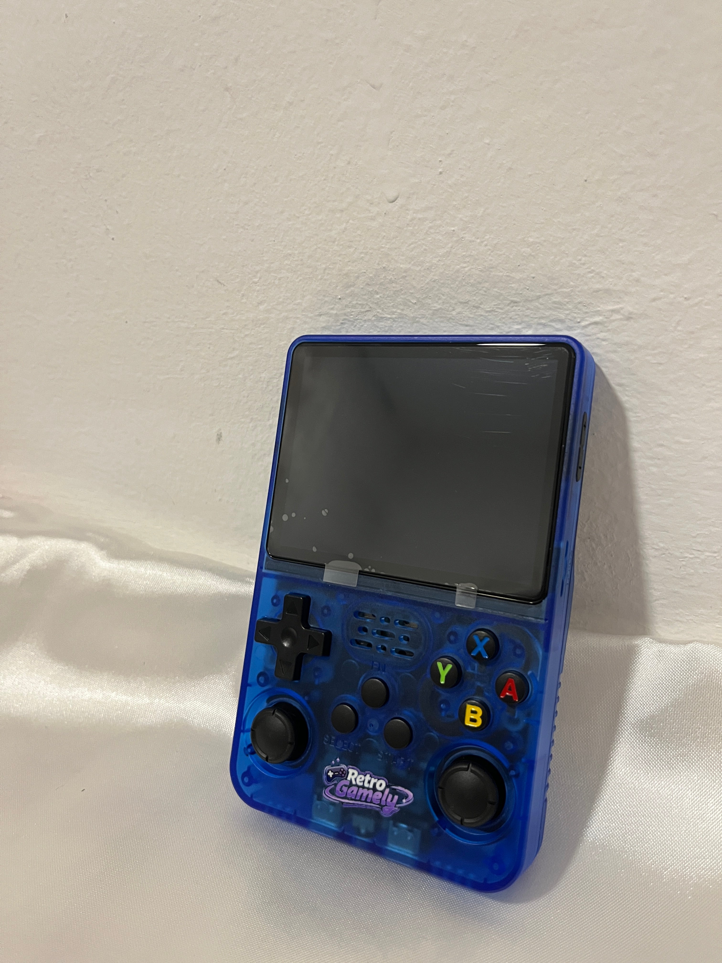 R36S Handheld Game Console – Retro Gaming Console