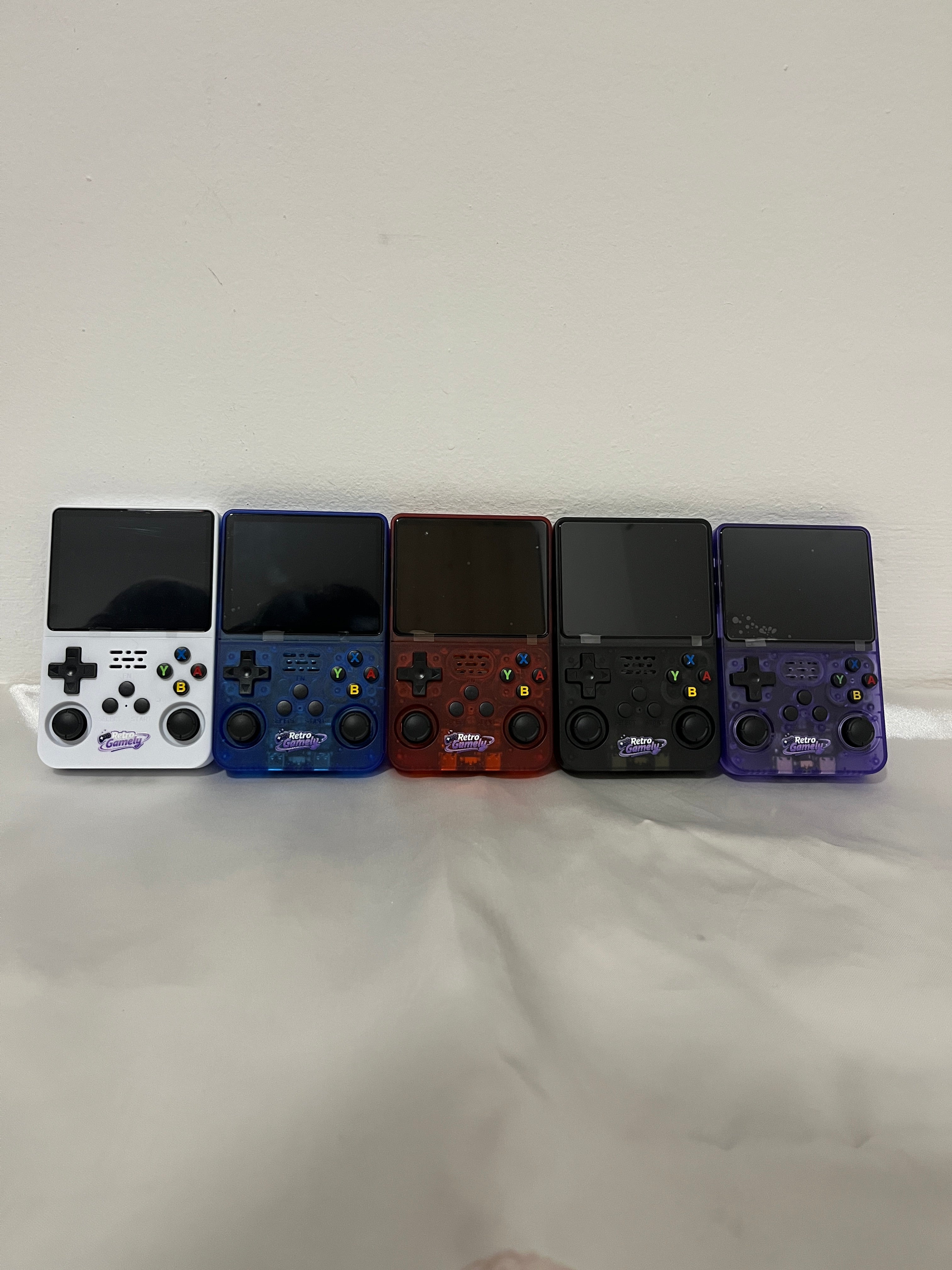 R36S Handheld Game Console – Retro Gaming Console