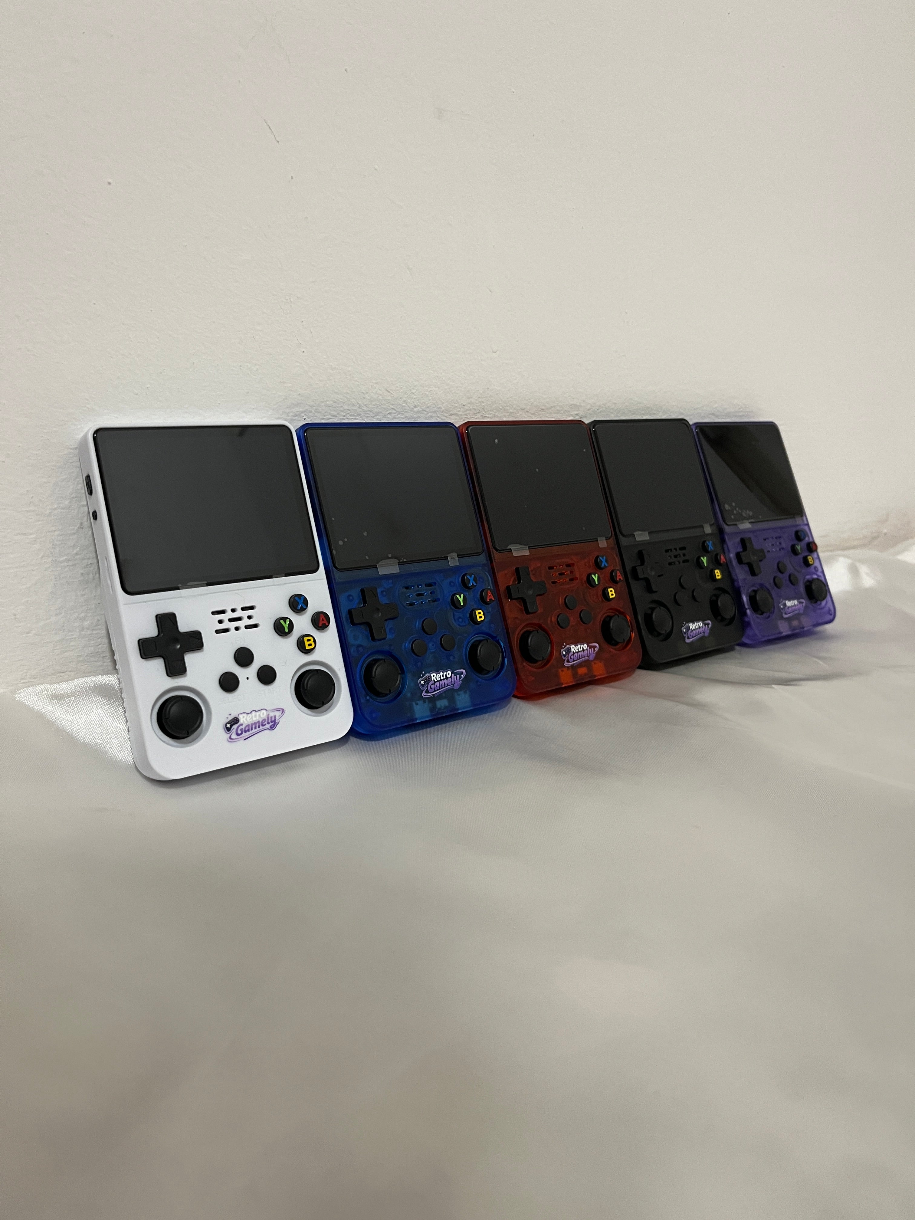 R36S Handheld Game Console – Retro Gaming Console