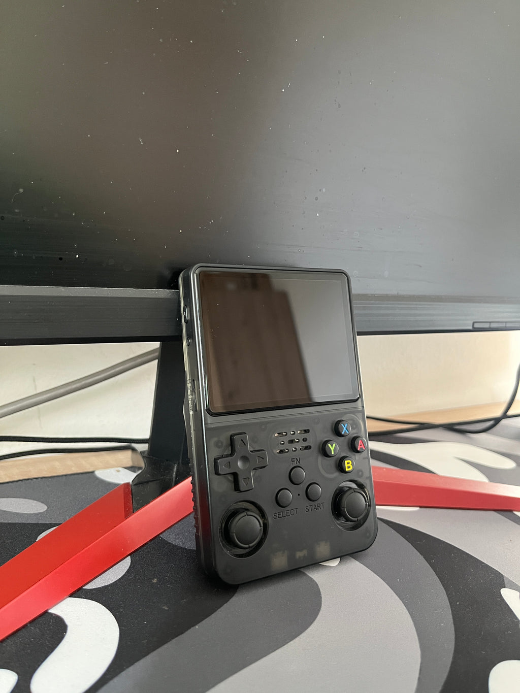 R36S Handheld Game Console – Retro Gaming Console